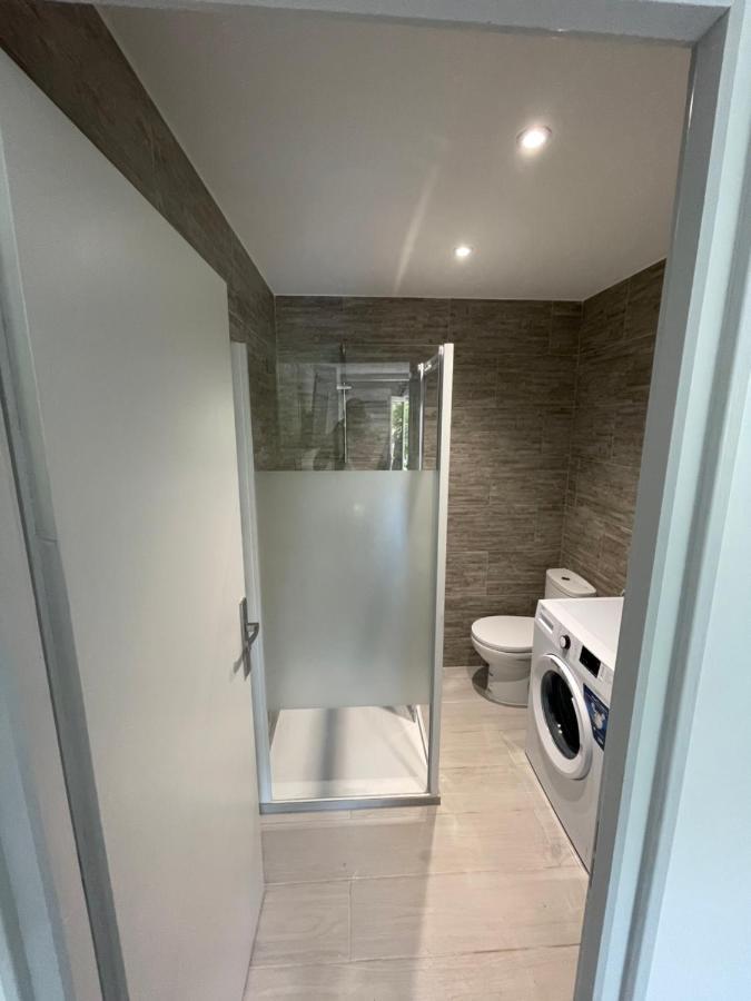 Studio en bas de villa avec piscine proche bord de mer Cagnes-sur-Mer Esterno foto