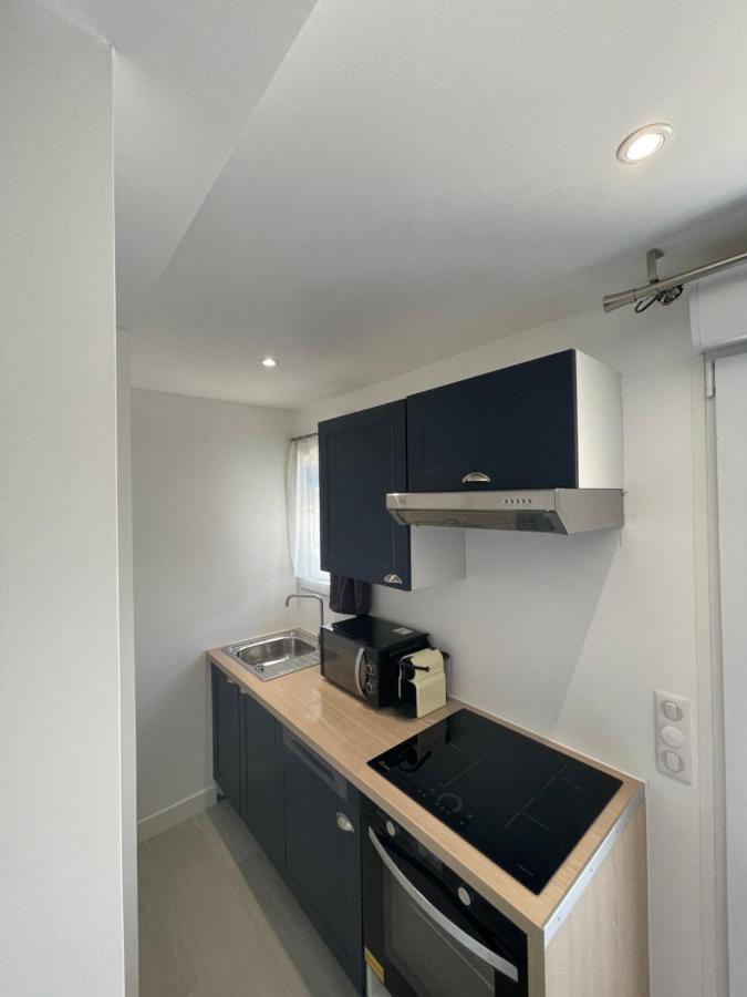 Studio en bas de villa avec piscine proche bord de mer Cagnes-sur-Mer Esterno foto