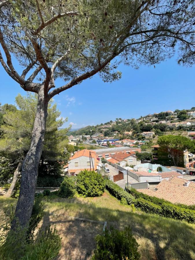 Studio en bas de villa avec piscine proche bord de mer Cagnes-sur-Mer Esterno foto