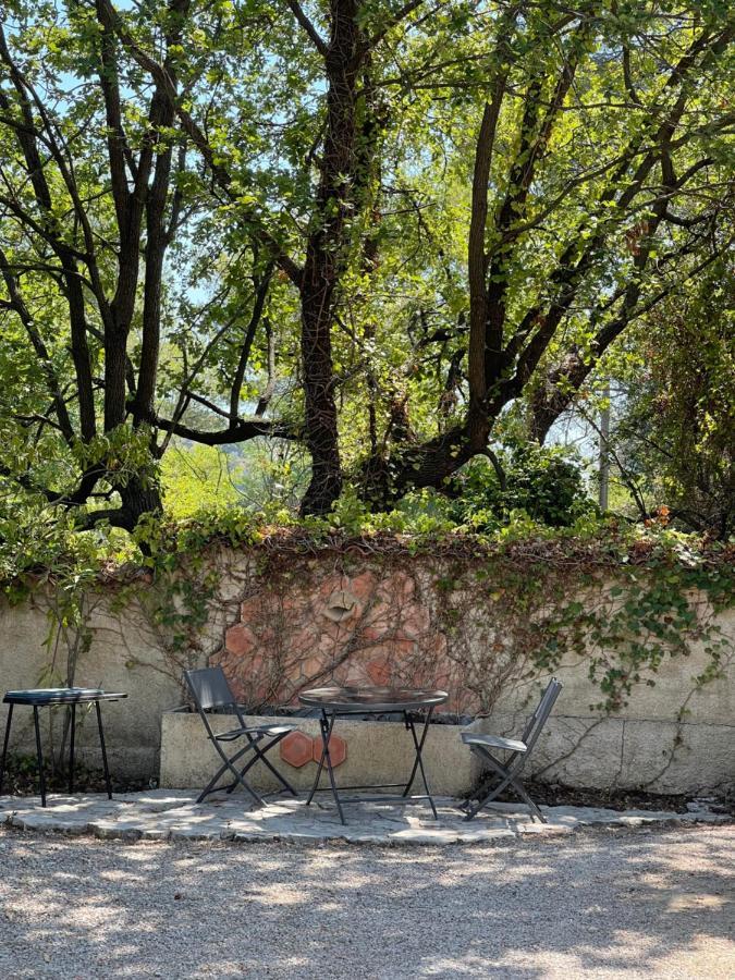 Studio en bas de villa avec piscine proche bord de mer Cagnes-sur-Mer Esterno foto